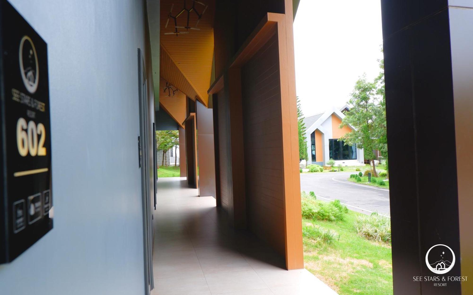 See Stars & Forest Resort Amphoe Sawang Daen Din Extérieur photo